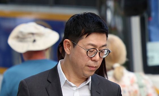 특검 출석하는 민경민 대표