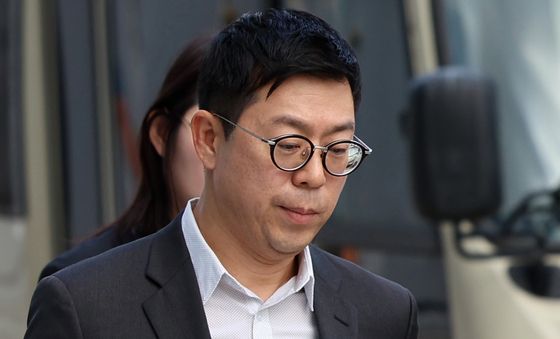 '집사 게이트' 민경민 대표, 김건희 특검 출석