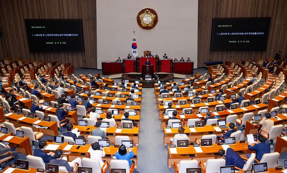 제안설명하는 김주영 간사
