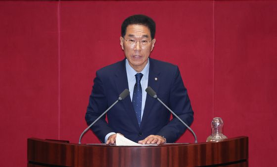 제안설명하는 김주영 간사