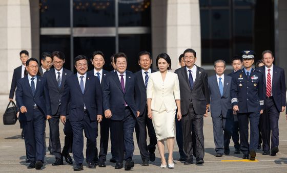 李대통령, '3박6일' 日·美 순방 출국