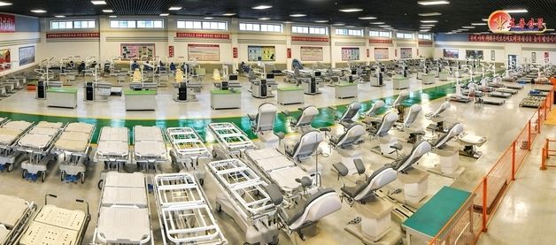 北, 묘향산의료기구공장 조명…"보건혁명의 새시대"