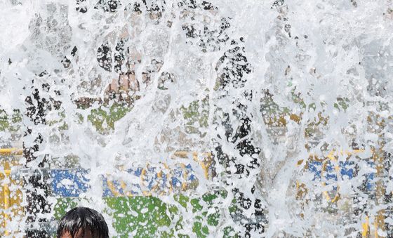 늦더위 폭염에 즐기는 물놀이