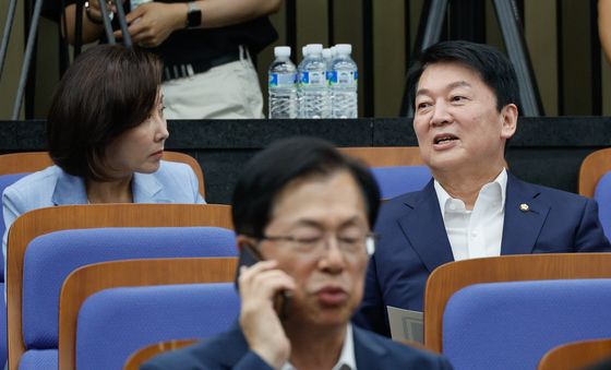 대화하는 안철수·나경원