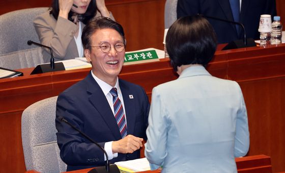 밝은 표정의 김민석 국무총리