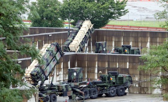 트럼프, 뜬금없이 주한미군 기지 부지 소유권 주장…방위비 증액 포석