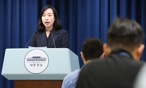 한미 정상회담 외신 반응 브리핑하는 전은수 부대변인