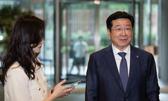 이찬희 삼성 준법감시위원장 '취재진 질문에 답변'