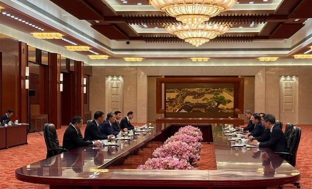 자오러지 중국 전국인민대표대회 상무위원장 만난 특사단