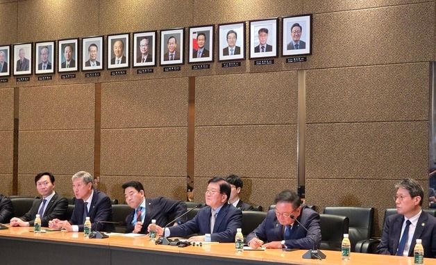 [포토] 특파원 간담회 하는 대통령 중국 특사단