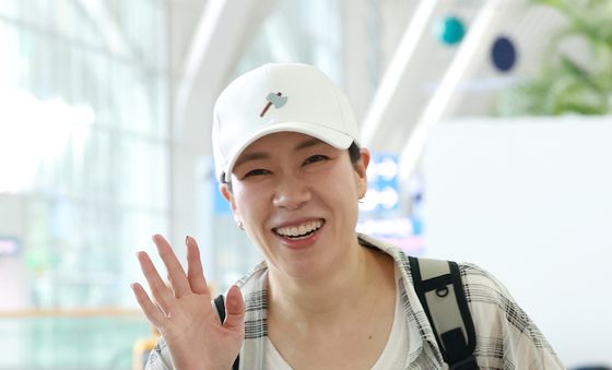 '어쩔수가없다' 염혜란, 밝은 미소로 베니스행