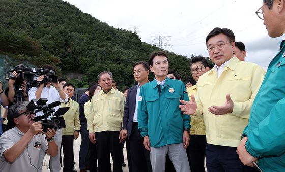 윤호중 장관, 강릉 가뭄 현장 점검