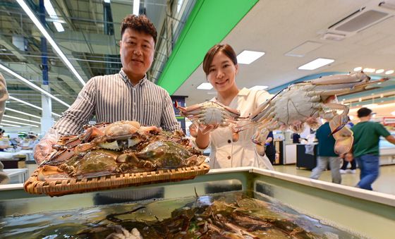 농협유통 하나로마트, 가을 대표 수산물 헤엄치는 수꽃게 추천