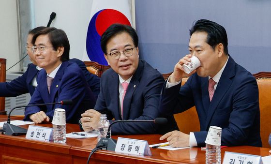 목축이는 장동혁 대표