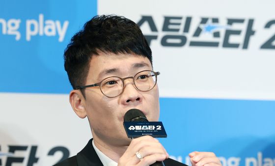 인사말 하는 조효진 PD