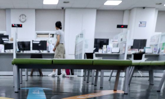 신규 채용 급감 '어디로 가야하죠'