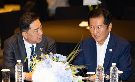 워크숍 2일차 참석한 민주당 지도부