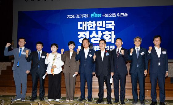 정청래 대표, 민주당 법사위원들과 함께