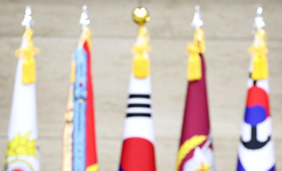 모두발언하는 이두희 국방 차관