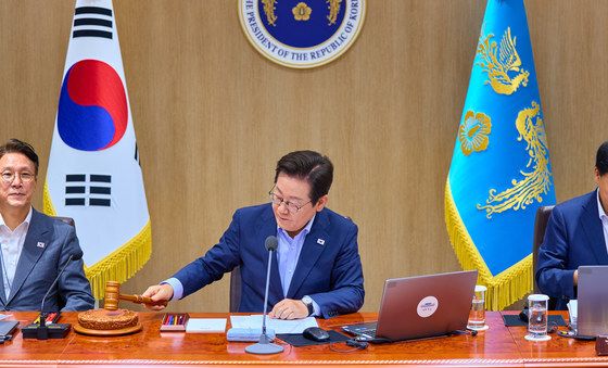 의사봉 두드리는 이재명 대통령