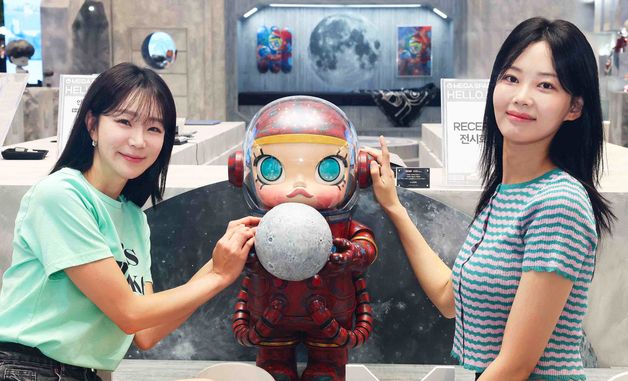 신세계百, 글로벌 아트 토이 '팝마트' 특별 전시