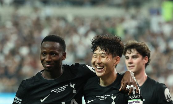 손흥민 '상암에서의 미소'