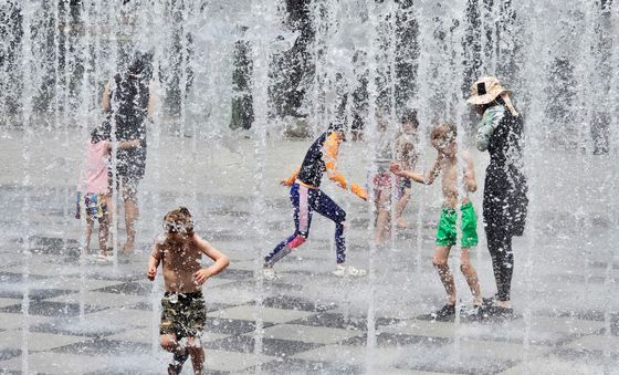 가을 오는데, 아직 무더위 '덥다'