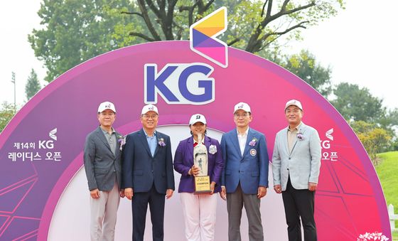 KLPGA KG레이디스 오픈 우승자는 신다인