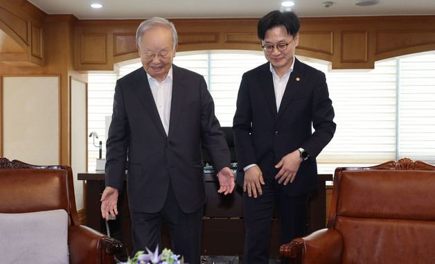 경총회장 만난 산업부장관