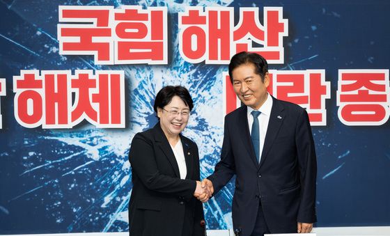 조국혁신당 찾은 정청래 민주당 대표