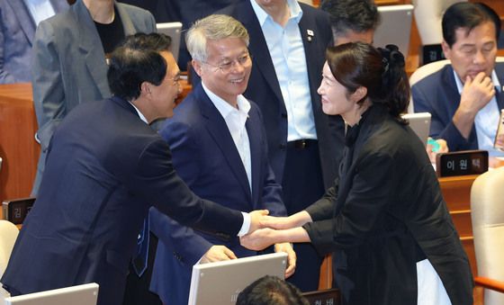 강선우 '본회의장 인사'