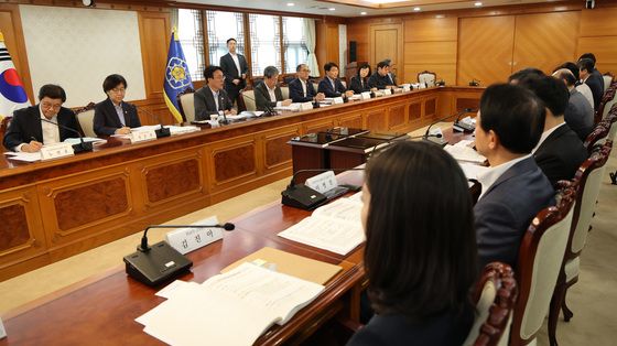 김민석 국무총리, 바이오헬스혁신위원회 회의 주재