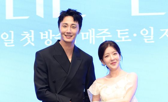 정일우·정인선, 미소가 예쁜 커플