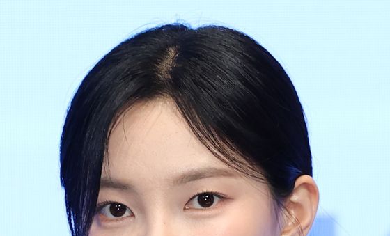 신수현, 매혹적인 눈빛