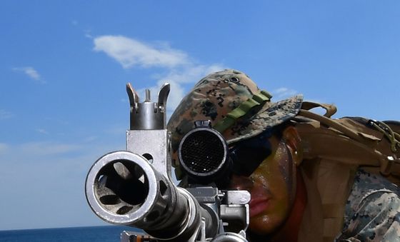 '폭염 속 상륙 훈련'