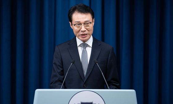 방송법 관련 논평하는 이규연 홍보수석