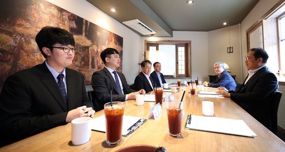 수련협의체 제3차 회의, 화기애애한 분위기