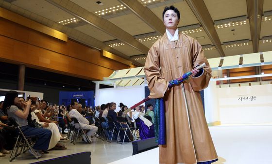 한복입은 정일우