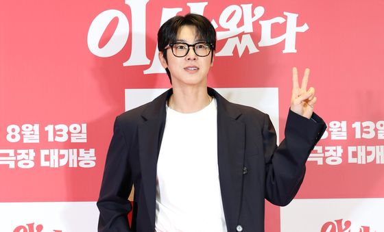 유노윤호, 영화관 온 '열정 윤호'