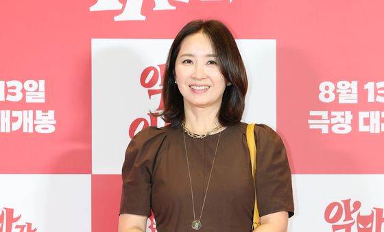 윤유선, 우아한 미소