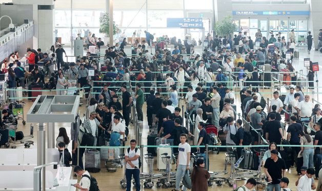 휴가철 인천공항 출국 인파