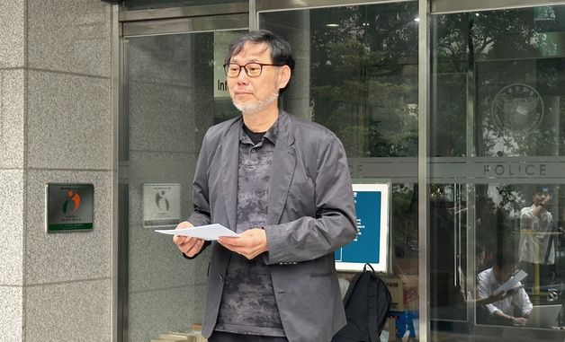 김순환 서민위 사무총장, 이춘석 주식 차명거래 의혹 관련 고발인 조사 출석