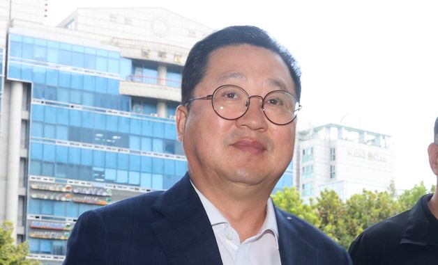'패스트트랙 사건' 1심 재판 출석하는 이장우 대전시장