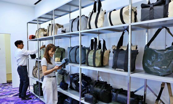 롯데百, 덴마크 라이프스타일 브랜드 'RAINS' 팝업 오픈