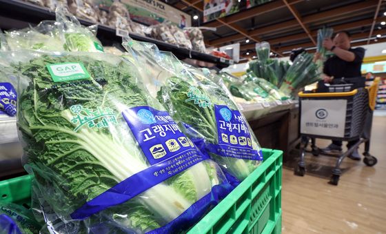 고물가에 지갑 닫았다…식료품 소비 '9년 만에 최저'