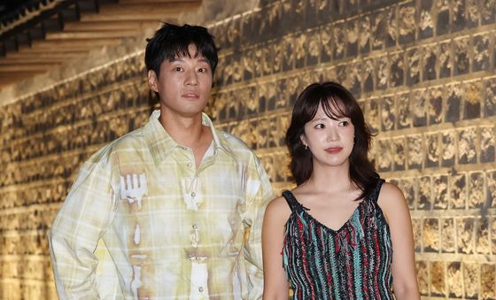 서울패션위크 참석한 이천희·전혜진 부부