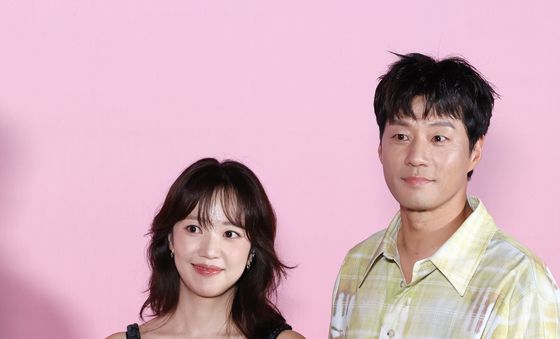 이천희·전혜진 부부, 달콤한 패션쇼 데이트