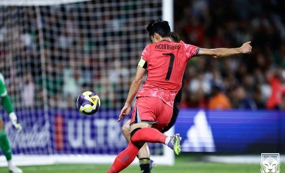 손흥민, 멕시코전 환상 발리 슈팅으로 동점골