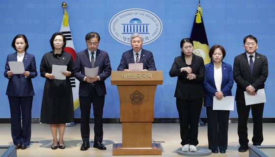 여야 합의한 3대 특검법 비판하는 조국혁신당