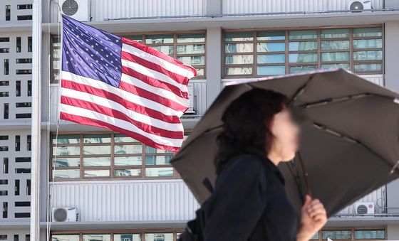 트럼프 대통령, 청년 지지자 총격 사망에 조기 게양 지시